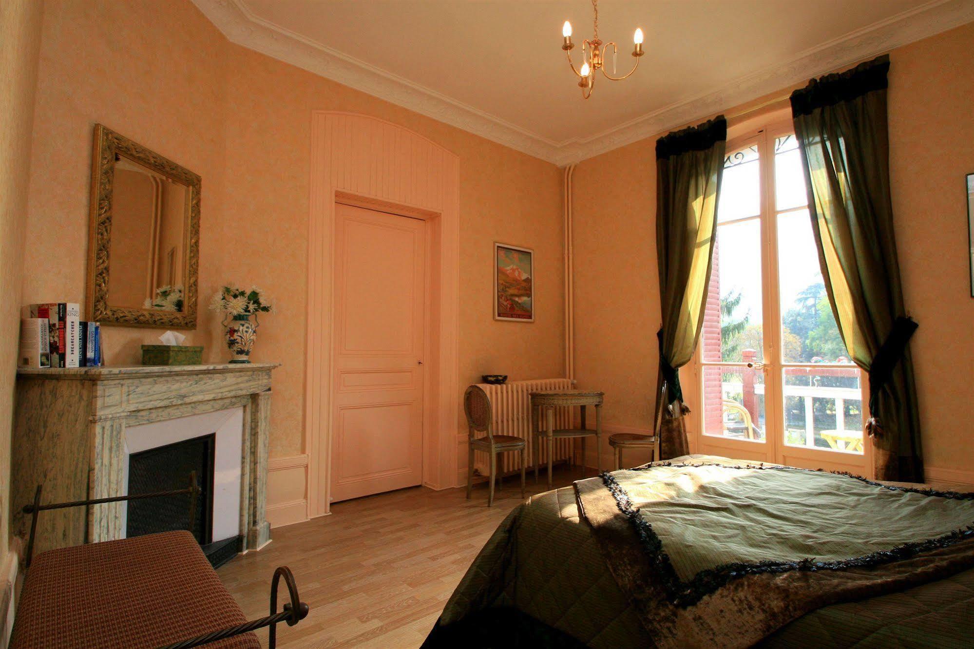 Chambre D'Hotes Le Manoir Des Alberges Uriage-les-Bains Zewnętrze zdjęcie